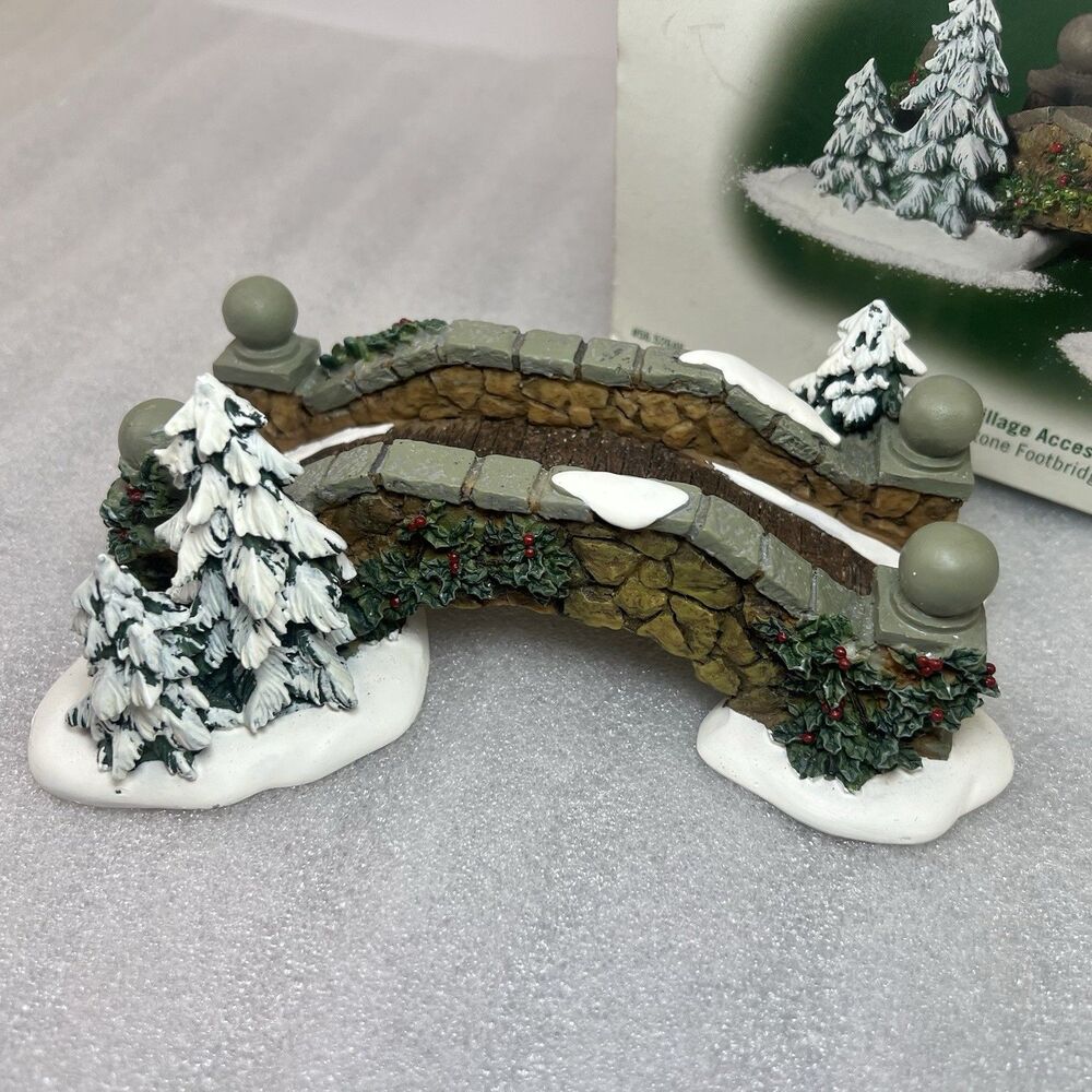 Dept 56 Xmas Village Accessories Stone Footbridge 1999 Retired 56.52646 - Picture 2 of 8